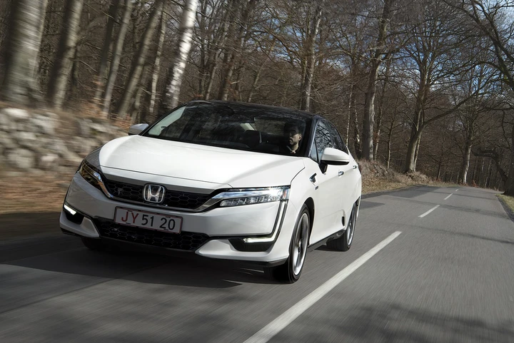 Honda Clarity Fuel Cell: primo contatto con la tecnologica auto ad idrogeno