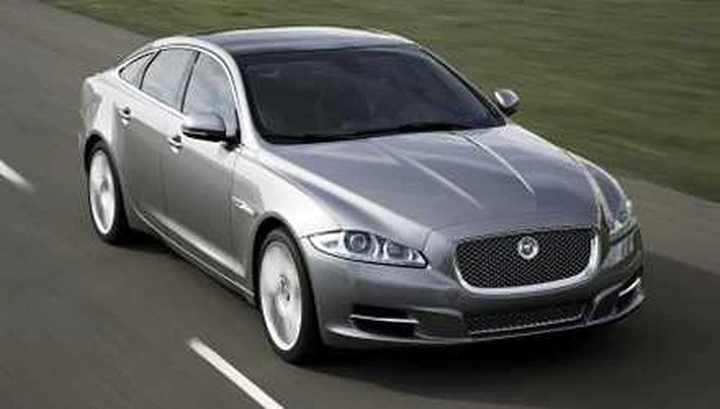 Jaguar XJ: a Francoforte si rompe col passato