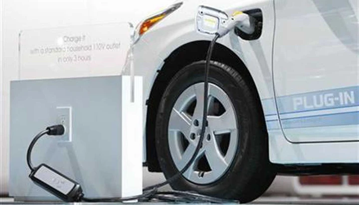 Auto elettriche, in Italia sono appena al 4%