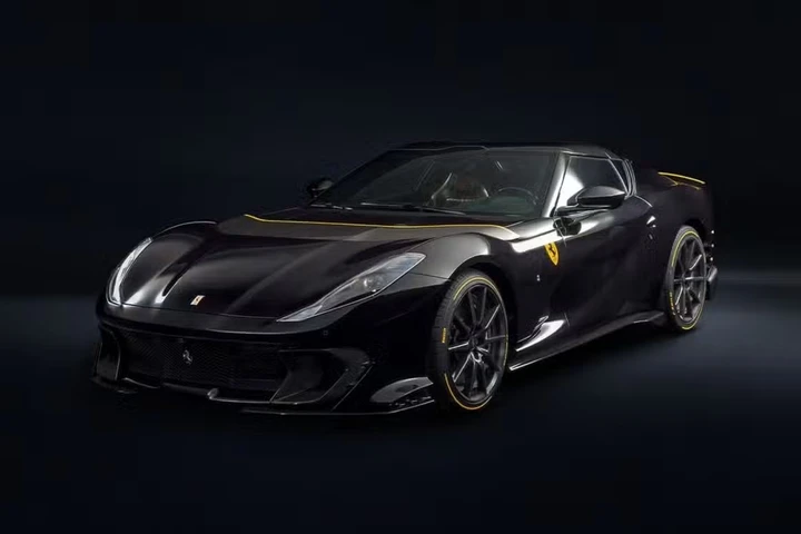 Ferrari 812 Competizione A: eleganza e potenza del programma Tailor Made