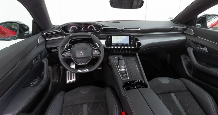 Tecnologia ed equipaggiamenti premium per la nuova Peugeot 508