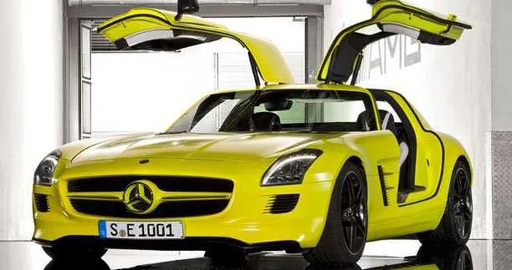 Mercedes SLS AMG E-Cell: 