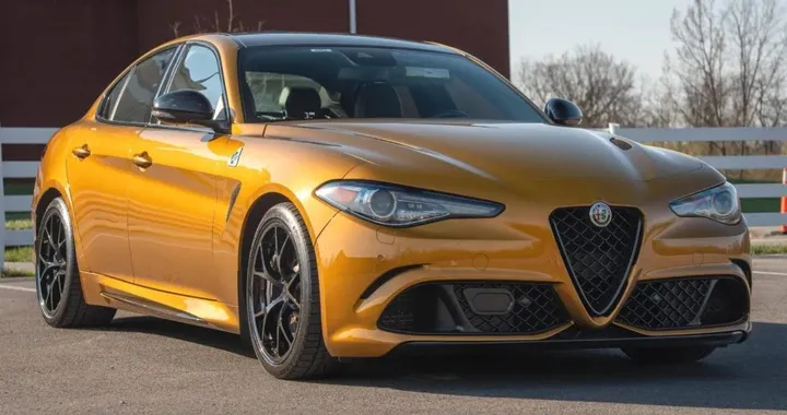 Asta negli USA: la Giulia Quadrifoglio rara resta invenduta