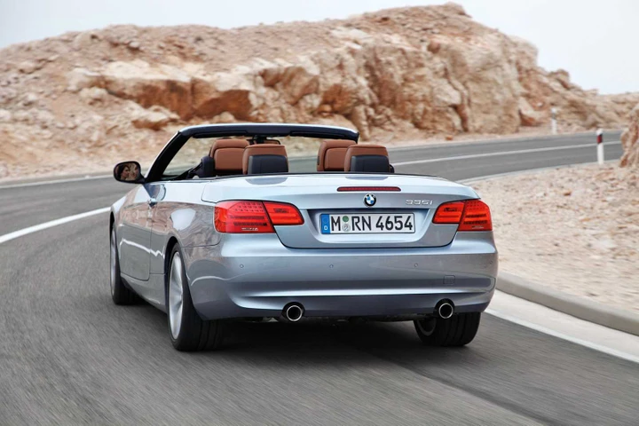 Guidi un'auto cabrio? Attenzione all'udito