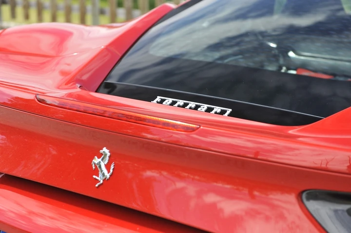 Ferrari Dino: tornerà per sfidare la Porsche 911?