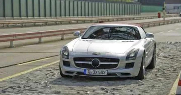 Mercedes SLS AMG Roadster: aspettando Francoforte