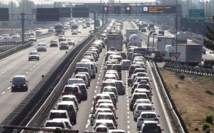 Mobilità: gli italiani bocciano i mezzi pubblici