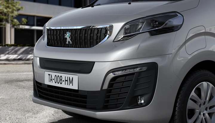 Peugeot e-Expert Combi: immagini ufficiali