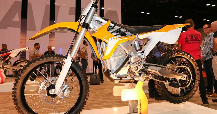 Alta E-bike debutta al Supercross di Parigi