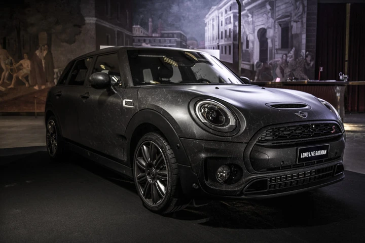 Una Mini Clubman dedicata a Batman alla Milano Design Week