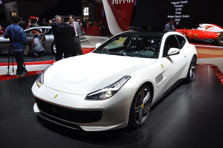 Ferrari GTC4Lusso: svelata al Salone di Ginevra