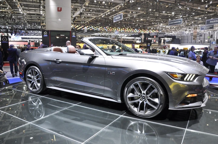 Ford Mustang Cabrio 2014 al Salone di Ginevra