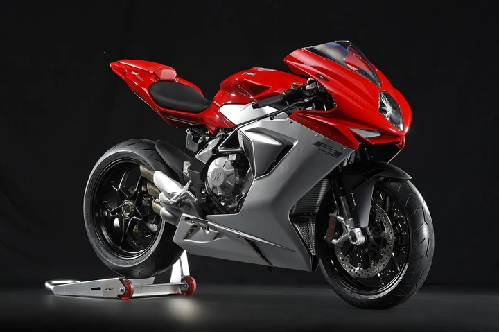 MV Agusta: omologazione a 35 kW per Brutale 800 e F3 675