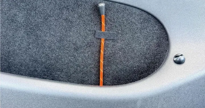 Tesla e le maniglie di emergenza: il dibattito tra design e sicurezza
