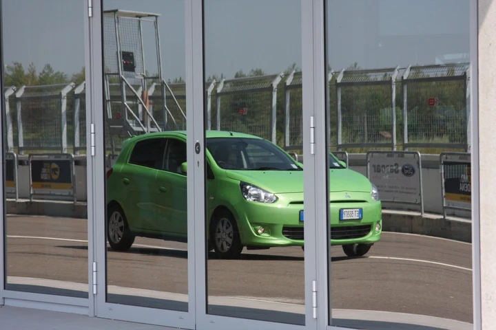 Mitsubishi Space Star 1.0 ClearTec Intense: la prova su strada