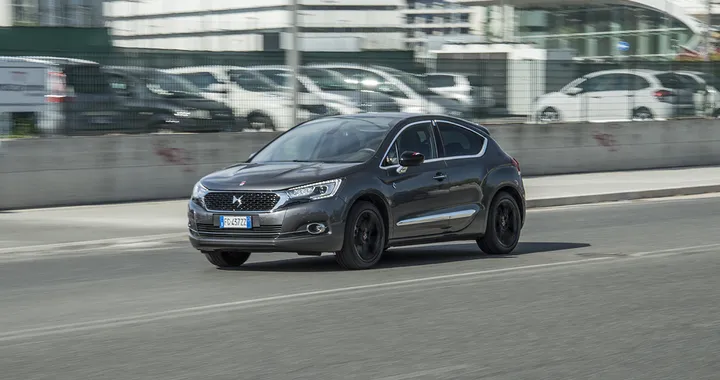 DS4 Performance Line 1.6 THP: la prova su strada