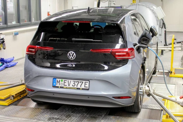 Quanto è peggiorata la batteria di una elettrica dopo 170.000 km: la sorpresa