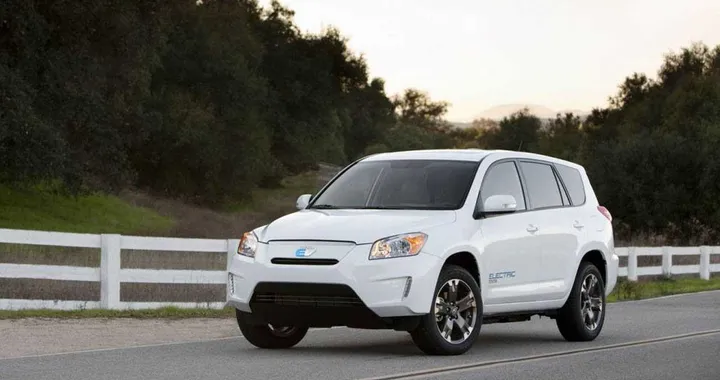 Toyota: la Rav4 EV al Salone di Los Angeles