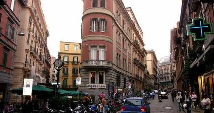 A Napoli con un SMS si prenota la sosta (abusiva)
