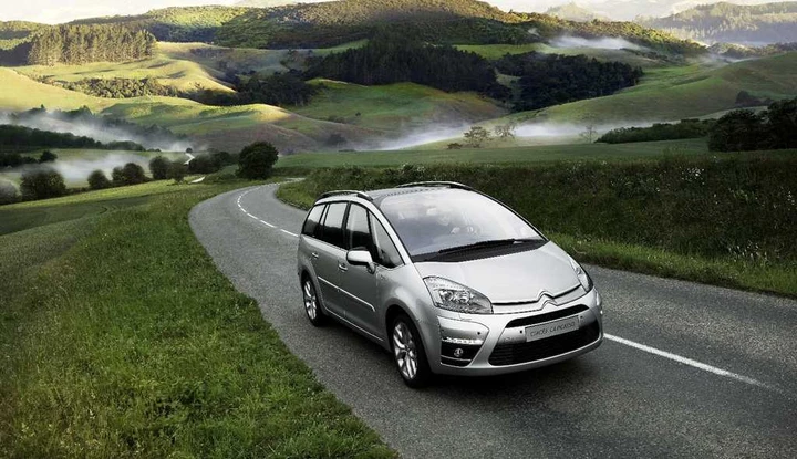 Citroën Grand C4 Picasso Restyling, prime immagini ufficiali