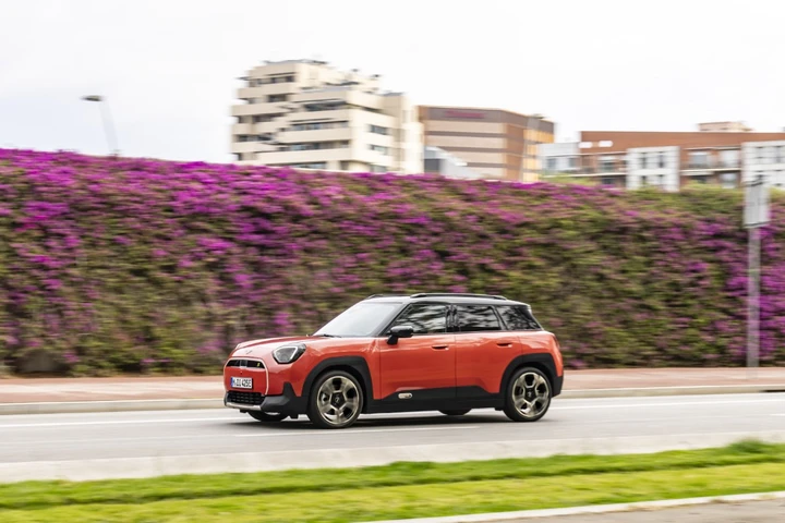 MINI Aceman elettrica design