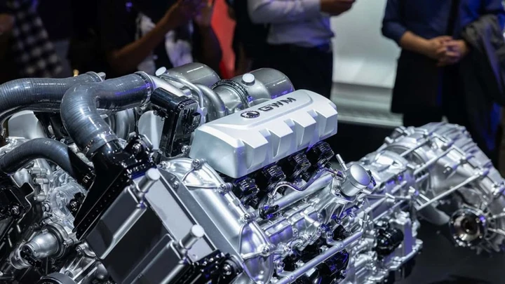 Lo sapete che i cinesi stanno lanciando un potente V8 Twin-Turbo?