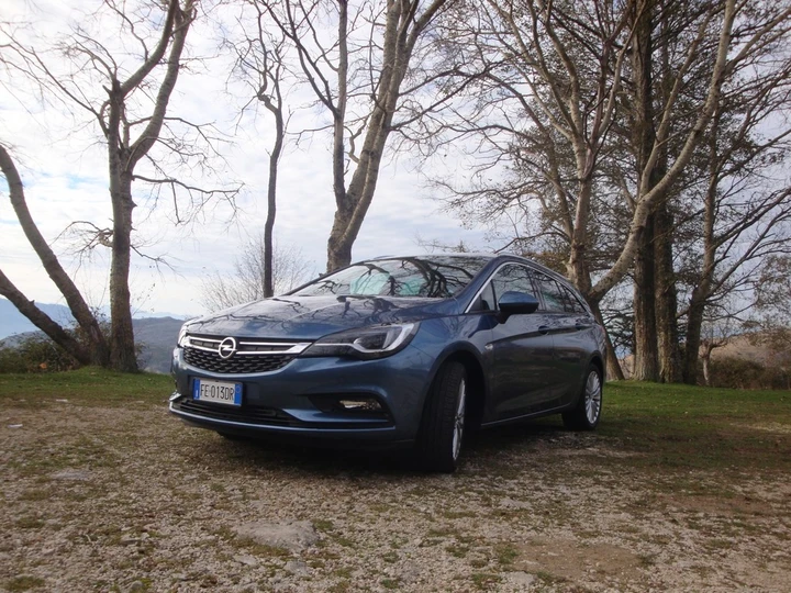 Opel Astra Sports Tourer Bitubo test