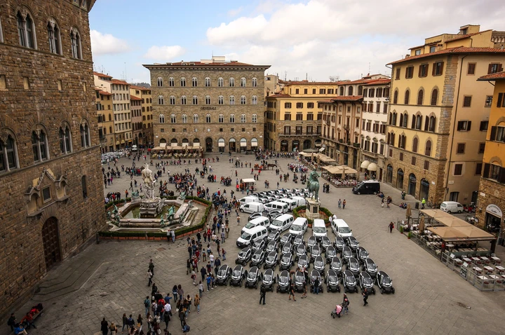 Renault: 70 veicoli elettrici per il comune di Firenze