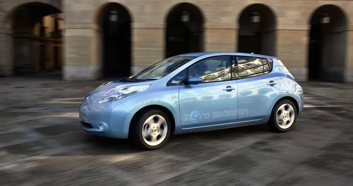 Nissan Leaf: il prezzo in Italia