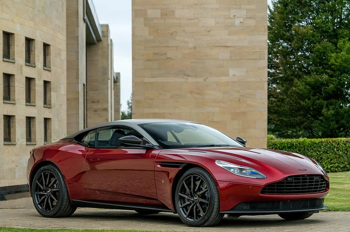 Aston Martin DB11 Henley Regatta: esemplare unico con finiture artigianali