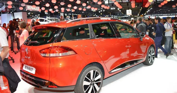 Renault Clio SporTour 2013 al Salone di Parigi