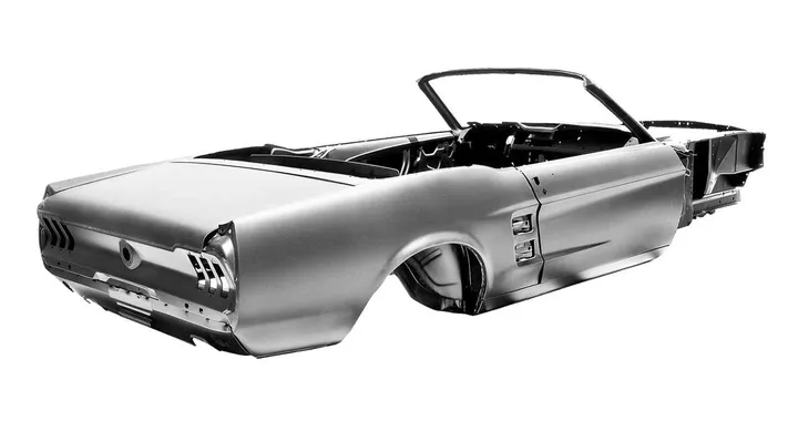 Ford: in produzione il telaio della Mustang Convertible 1967