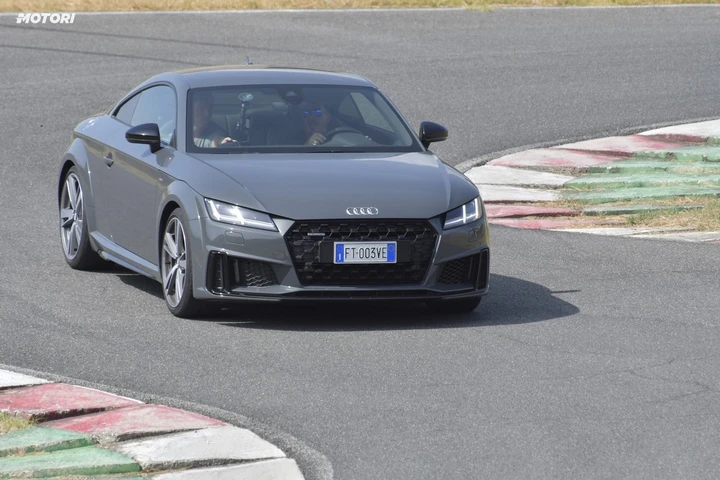 Audi TT Coupé 45 TFSI Quattro S tronic: la prova su strada e in pista