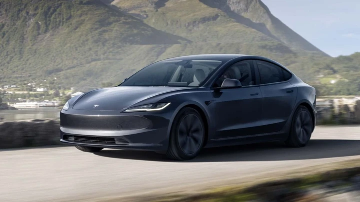 Tesla Model 3 Highland eletta Top Rated Electric Car 2025 da Edmunds