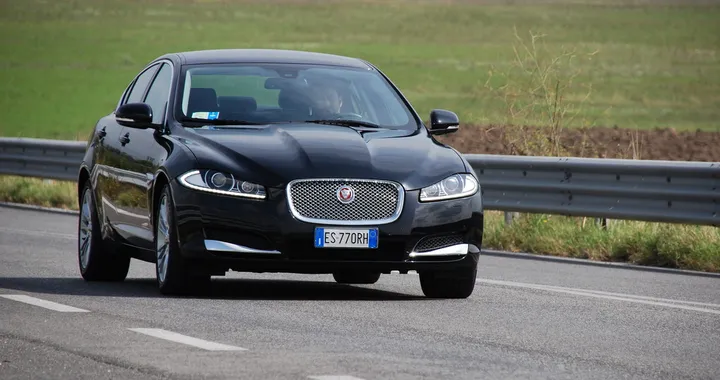 Jaguar XF 2.2 D Eco: la prova su strada