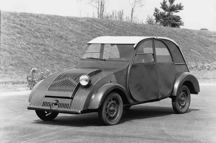 Citroen, dalla TPV alla 2CV: la storia nelle immagini