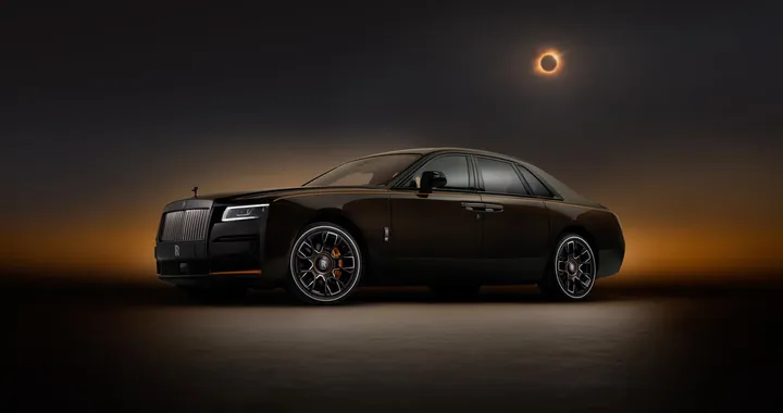 Rolls-Royce Black Badge Ghost Ékleipsis: la lussuosa vettura ispirata all’eclissi solare
