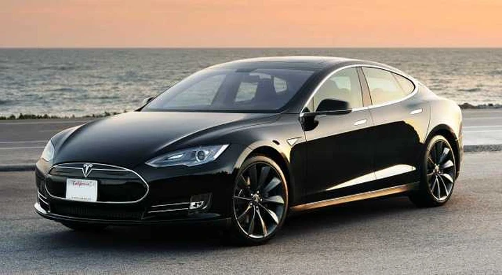 Tesla al lavoro con Google per l'autonomous car?