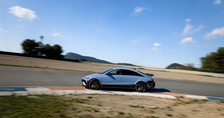 Hyundai IONIQ 6 N ordinabile in Italia: 650 CV a 78.000 euro