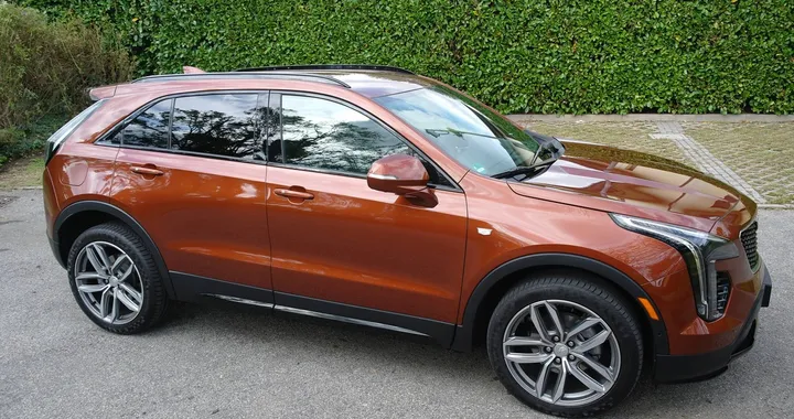 Cadillac XT4: prima prova, allestimenti, motori e prezzi