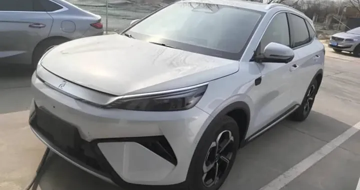 BYD Atto 3: il SUV elettrico che pensa da solo con il sistema God’s Eye C