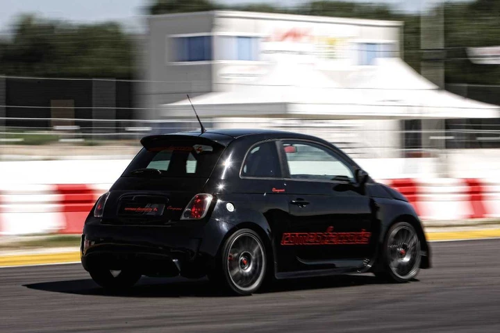 Abarth 500: Kit Cinquone Replica by Romeo Ferraris