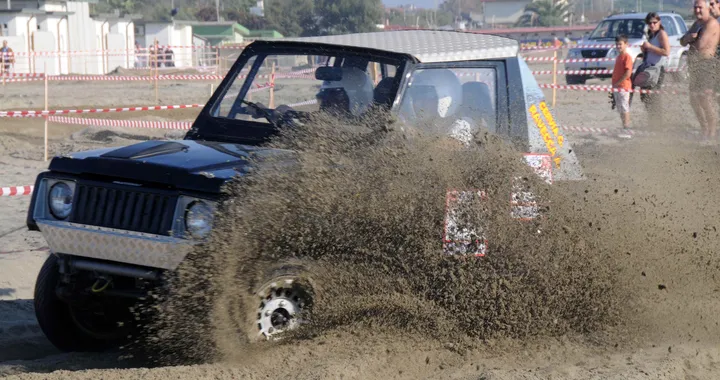 Fuoristrada in festa a Carrara