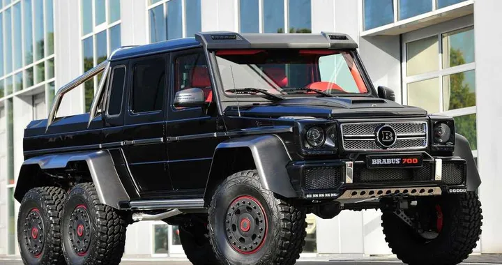 Brabus B63S-700 6x6 al Salone di Francoforte 2013