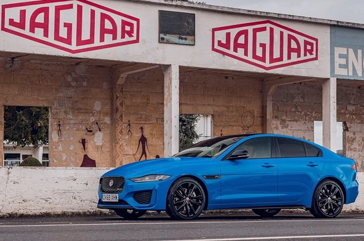 Jaguar XE Reims Edition: celebra la storia sportiva di Coventry