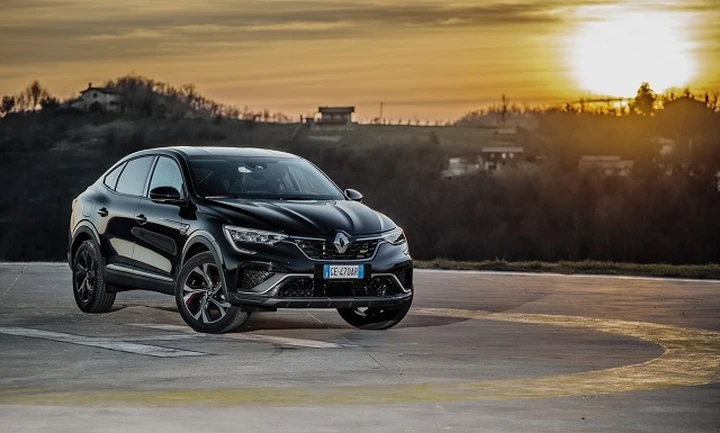 Renault Arkana: allestimenti e prezzi