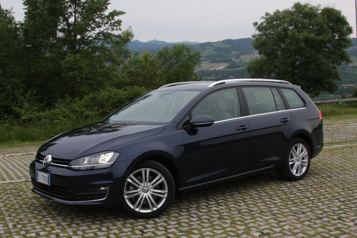 Volkswagen Golf Variant 2.0 TDI, la prova su strada