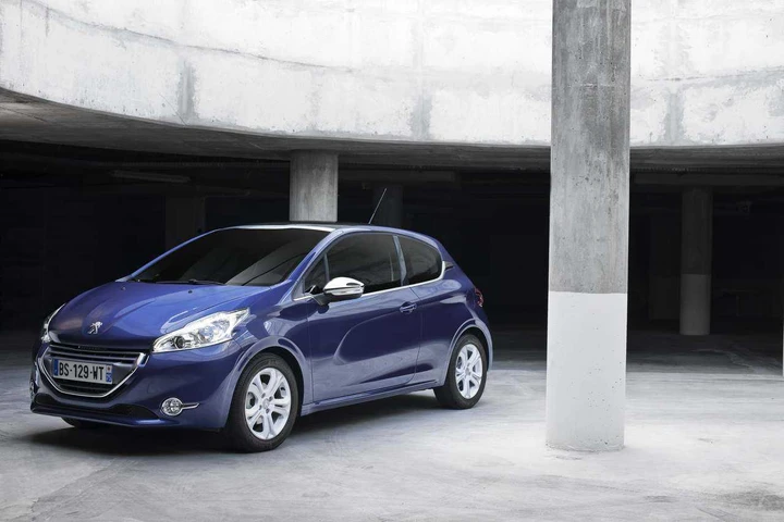 Nuova Peugeot 208