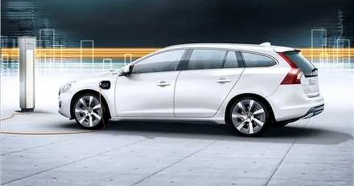 Volvo V60 ibrida plug-in: prezzo da 57.000 euro