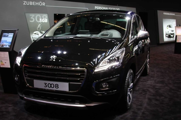 Peugeot 3008 restyling al Salone di Parigi 2013